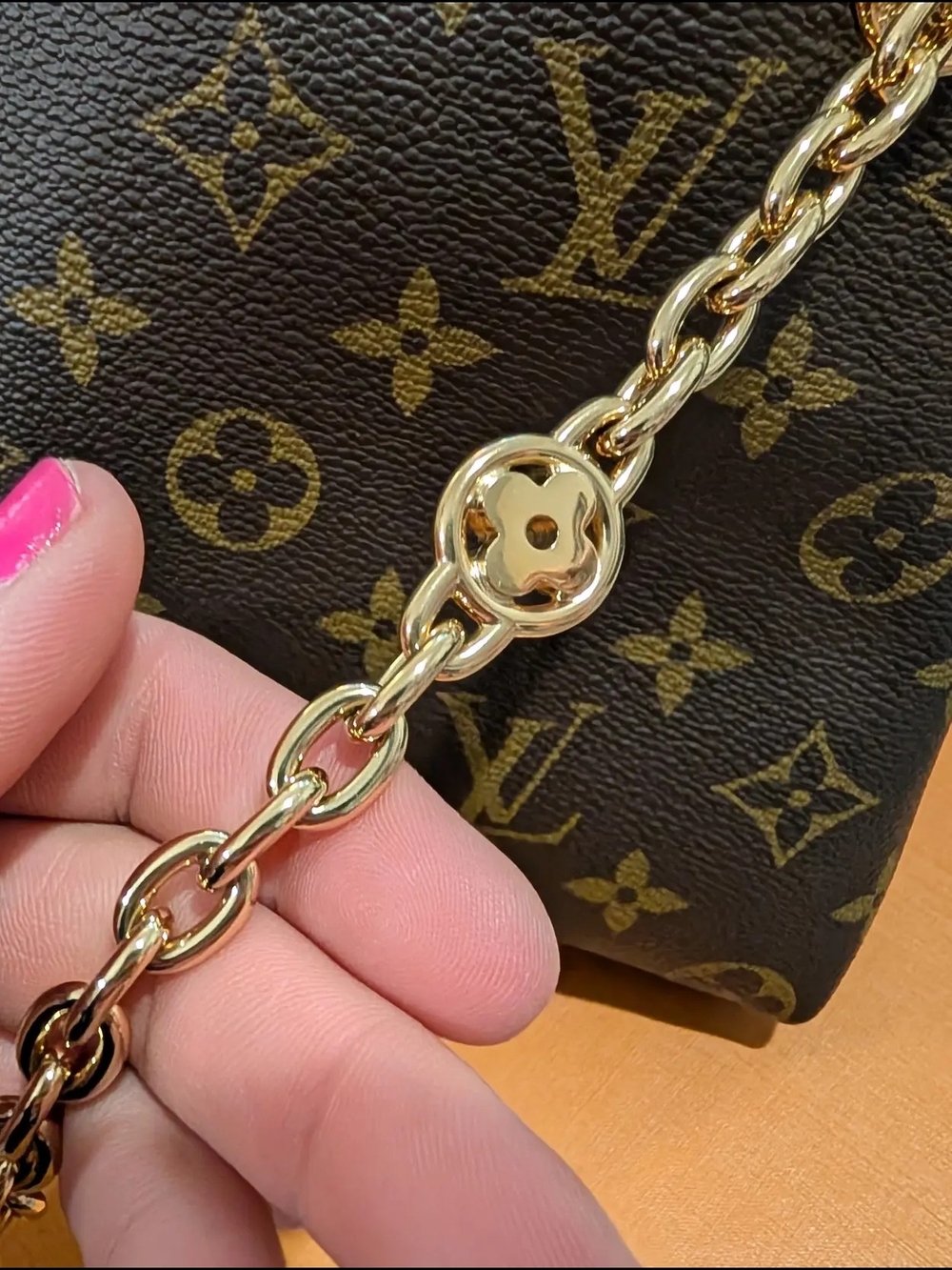 Louis Vuitton CarryAll BB - Picture 5 of 16